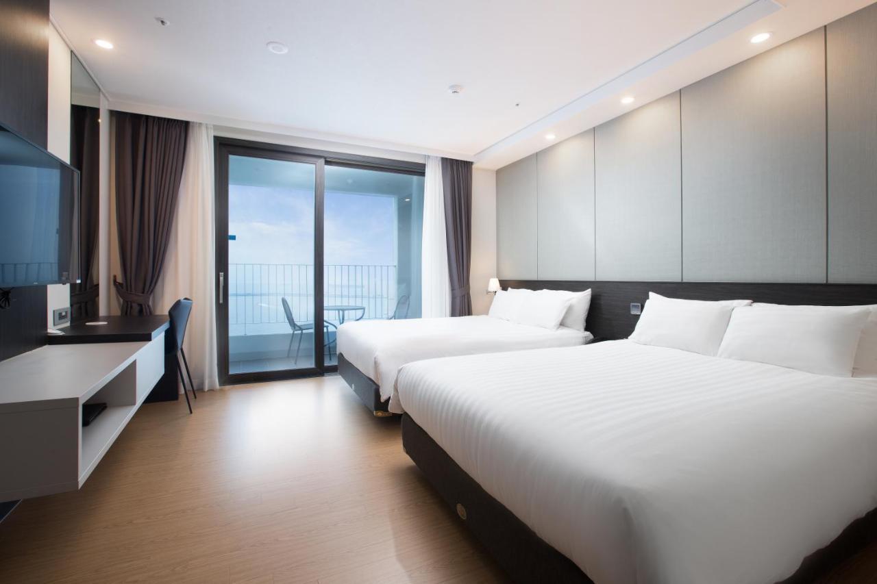 Utop Marina Hotel & Resort Yeosu Buitenkant foto