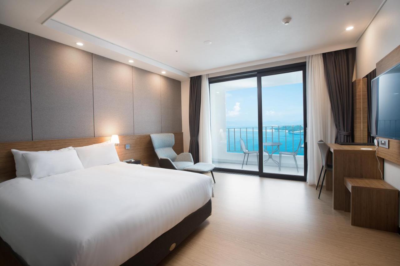 Utop Marina Hotel & Resort Yeosu Buitenkant foto