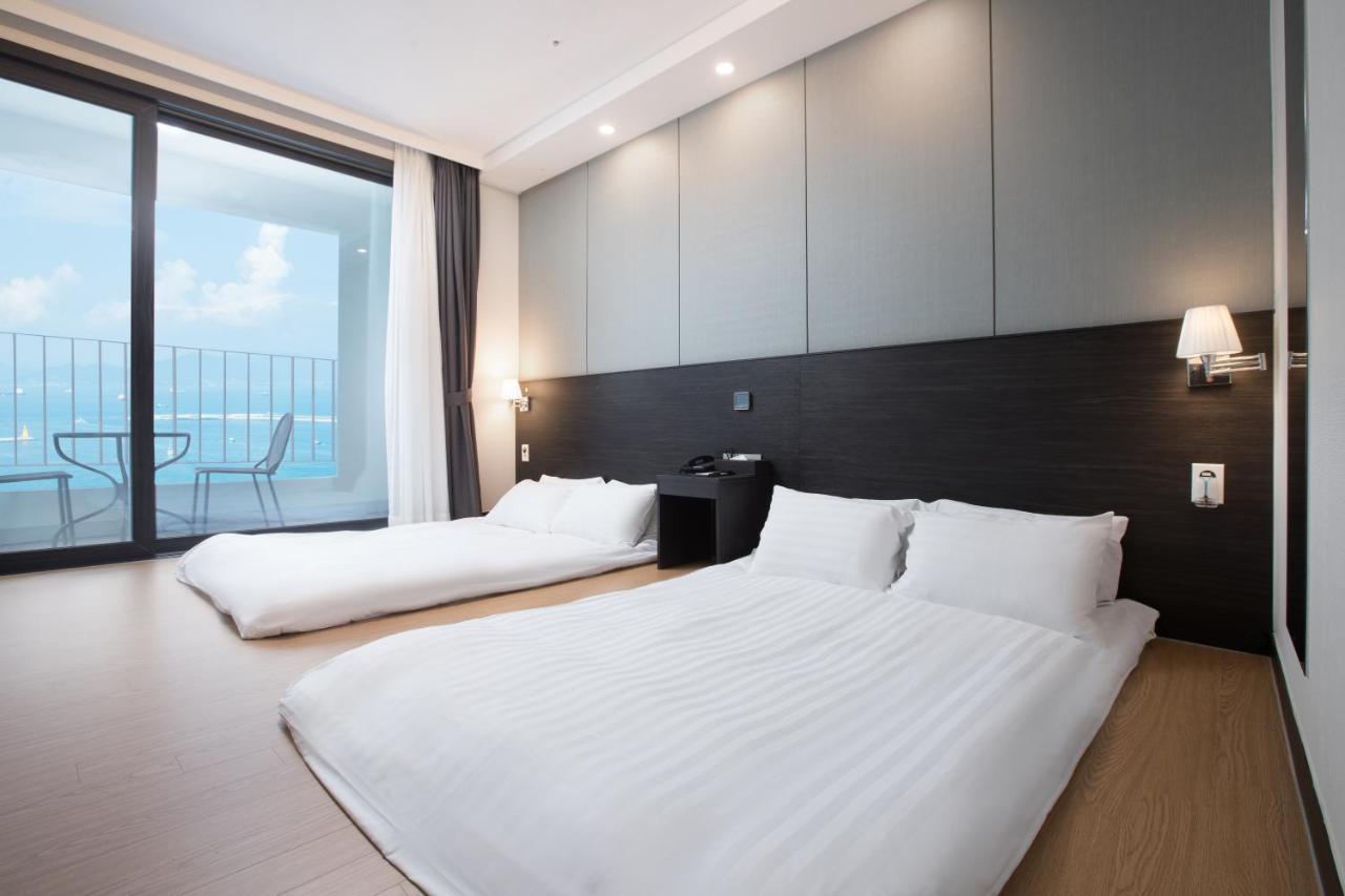 Utop Marina Hotel & Resort Yeosu Buitenkant foto