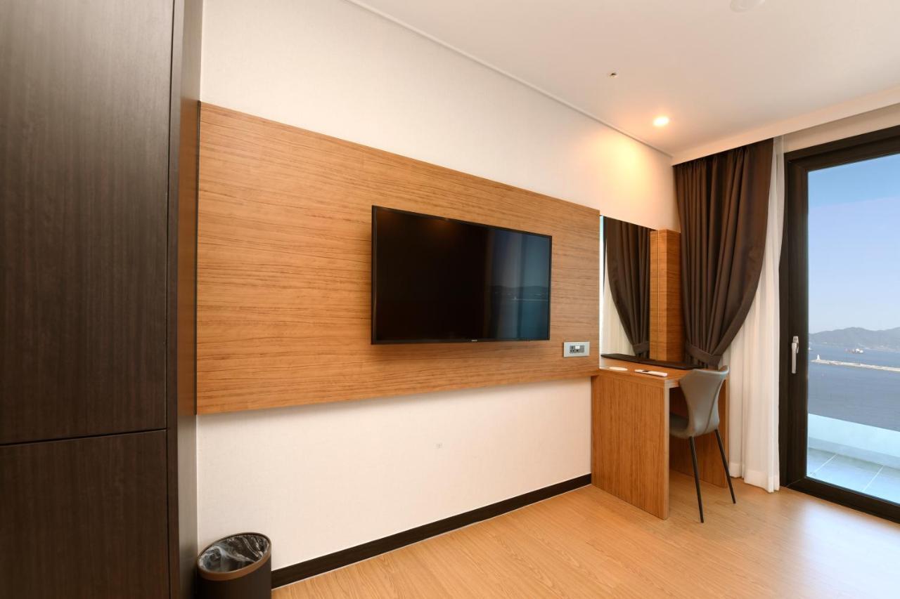 Utop Marina Hotel & Resort Yeosu Buitenkant foto